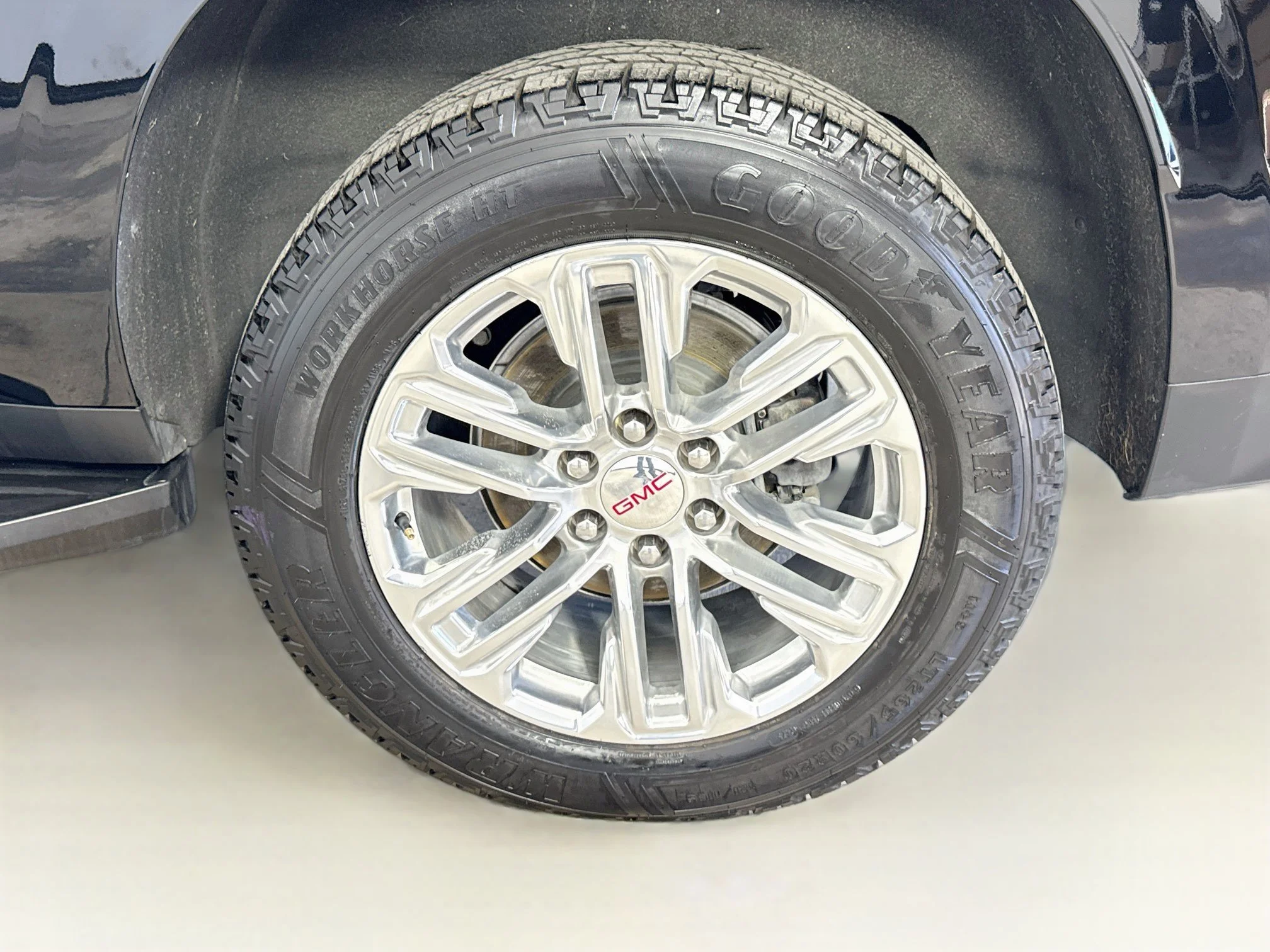 Used 2024 Onyx Black GMC SLT image 34