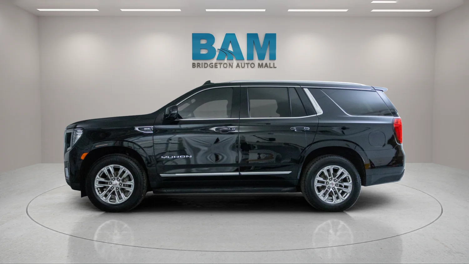 Used 2021 Black GMC SLT image 4