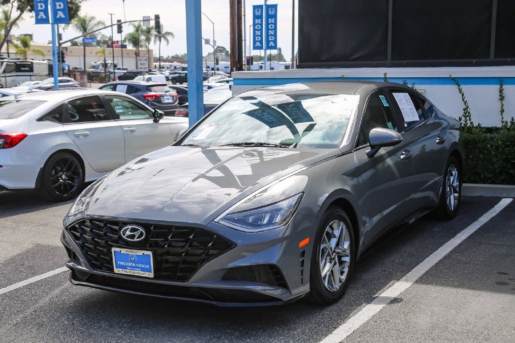 Used 2020 Gray Hyundai SEL image 3