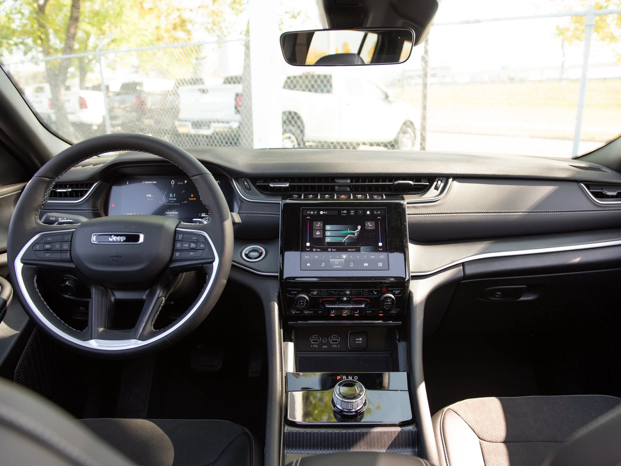 New 2025 White Jeep Altitude* 4x4, Sunroof, Heated Leather, Wireless Charging Pad image 6