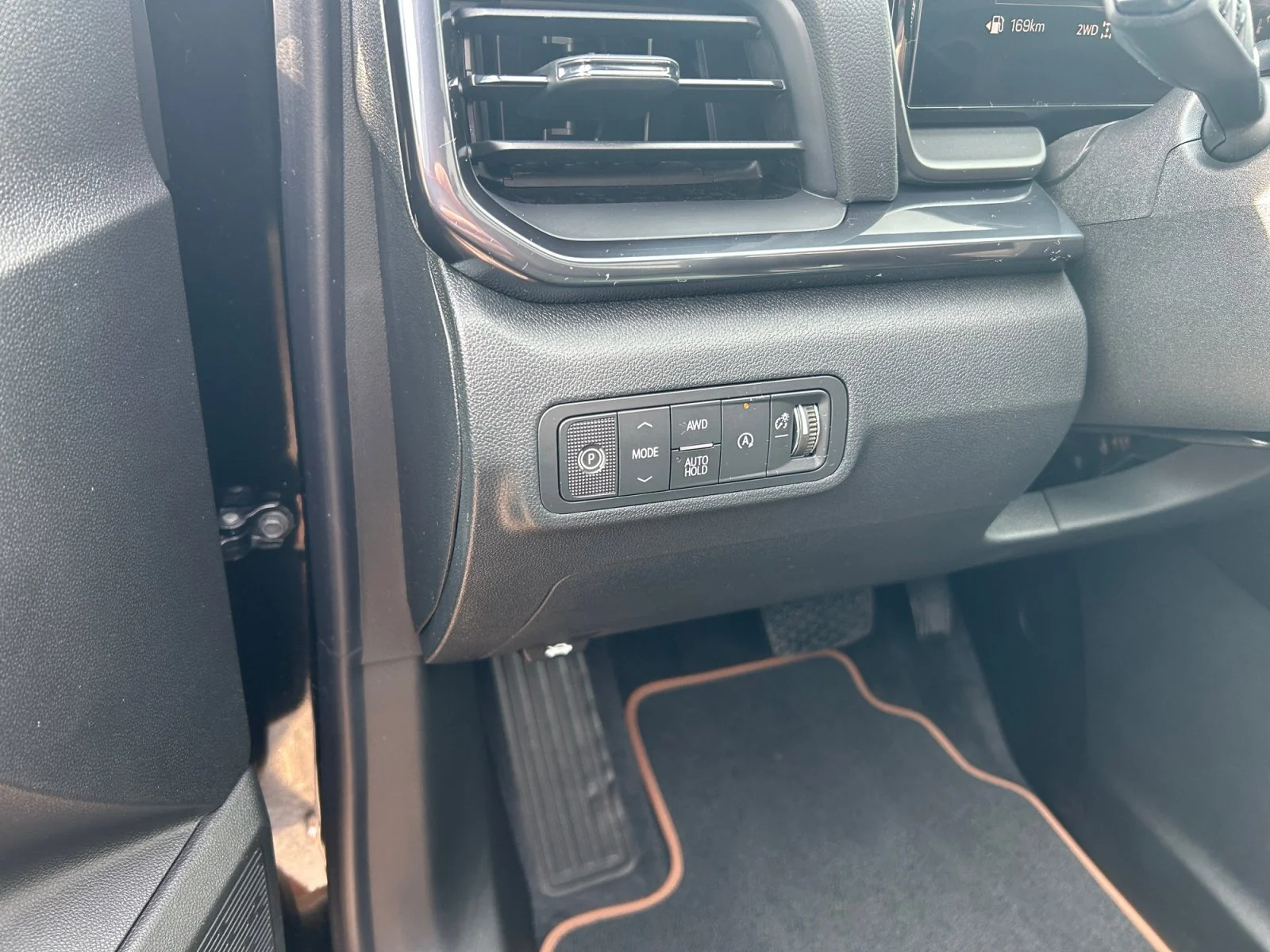New 2027 Ebony Twilight Metallic GMC AWD AT4 image 16