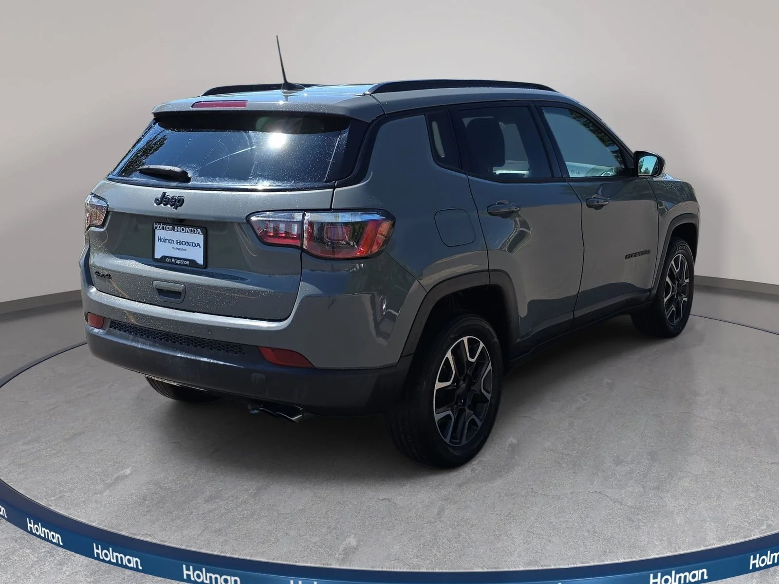 Used 2019 Gray Clearcoat Jeep Sport image 6