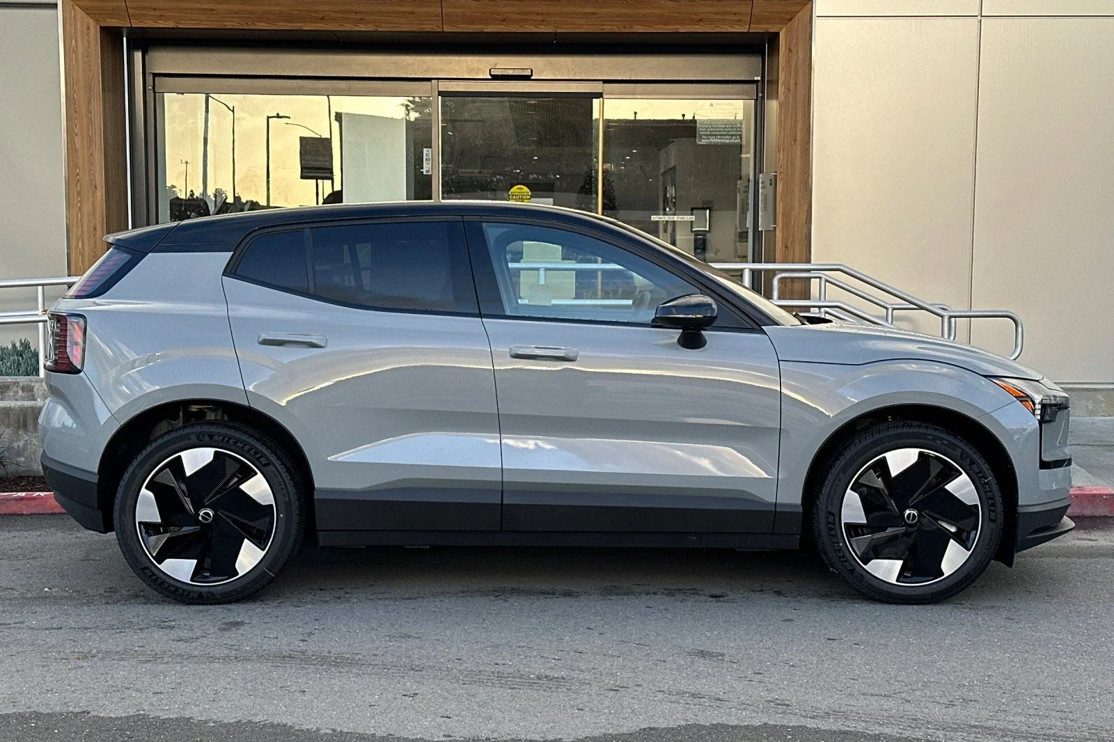 New 2026 Vapour Grey Volvo Twin Motor Plus image 8