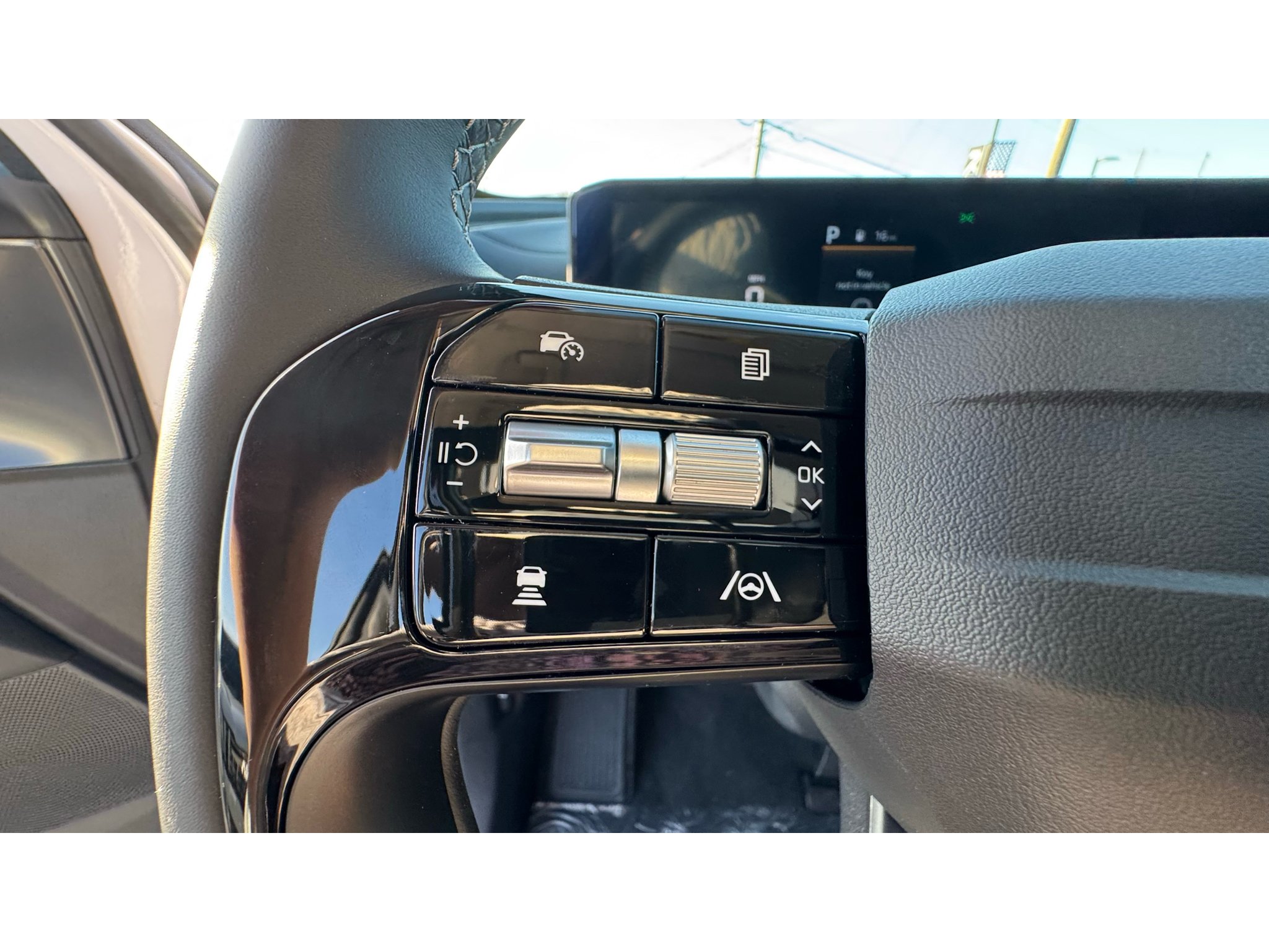 New 2026 Glacial White Pearl Kia S image 12