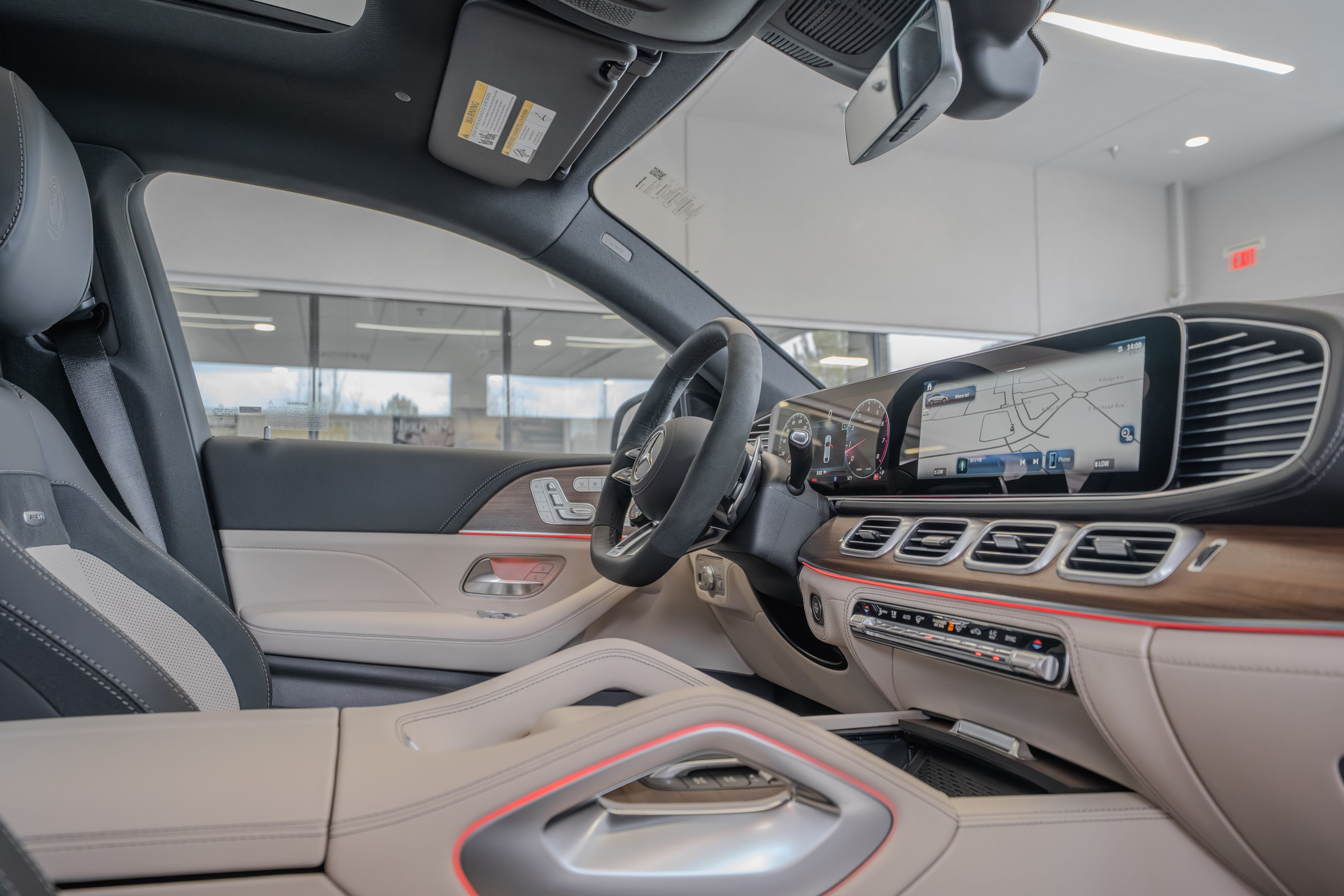 New 2026 MANUFAKTUR Moonlight White Metallic Mercedes-Benz GLE 53 AMG® image 18