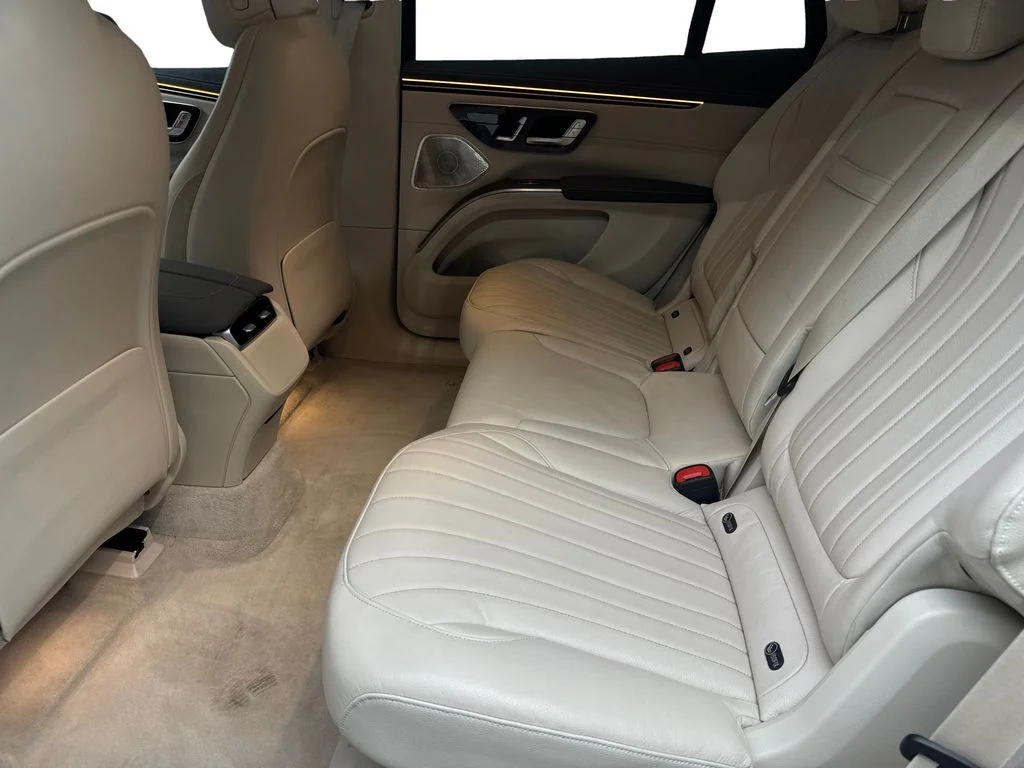 Used 2023 White Mercedes-Benz 450 image 31