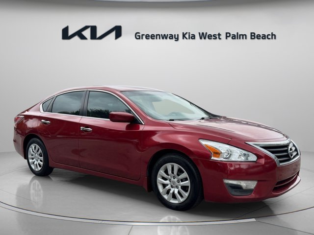 Used 2015 Red Nissan 2.5 S image 1