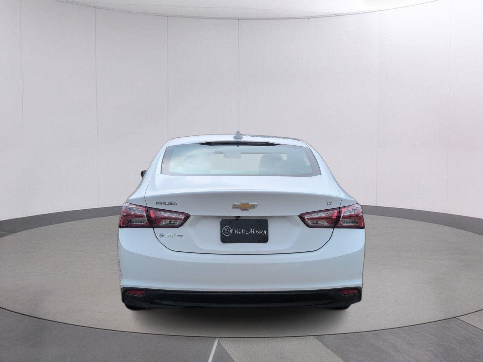 Used 2022 Summit White Chevrolet LT image 4