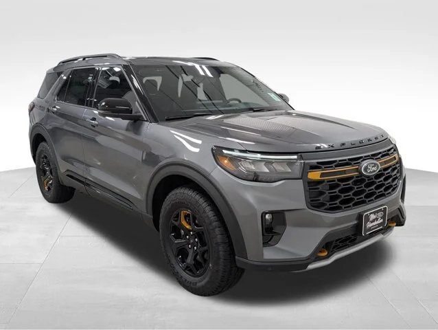 New 2026 Carbonized Gray Metallic Ford Tremor® image 46