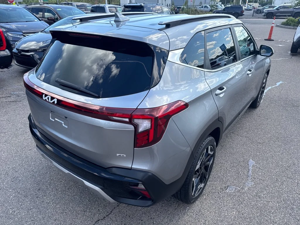 Used 2024 Gray Kia SX image 9
