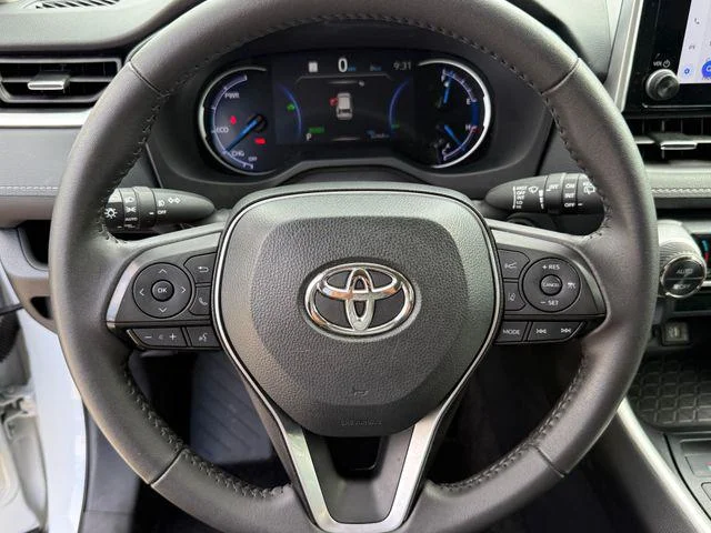 Certified Used 2024 WIND CHILL PEARL Toyota Hybrid XLE Premium image 10