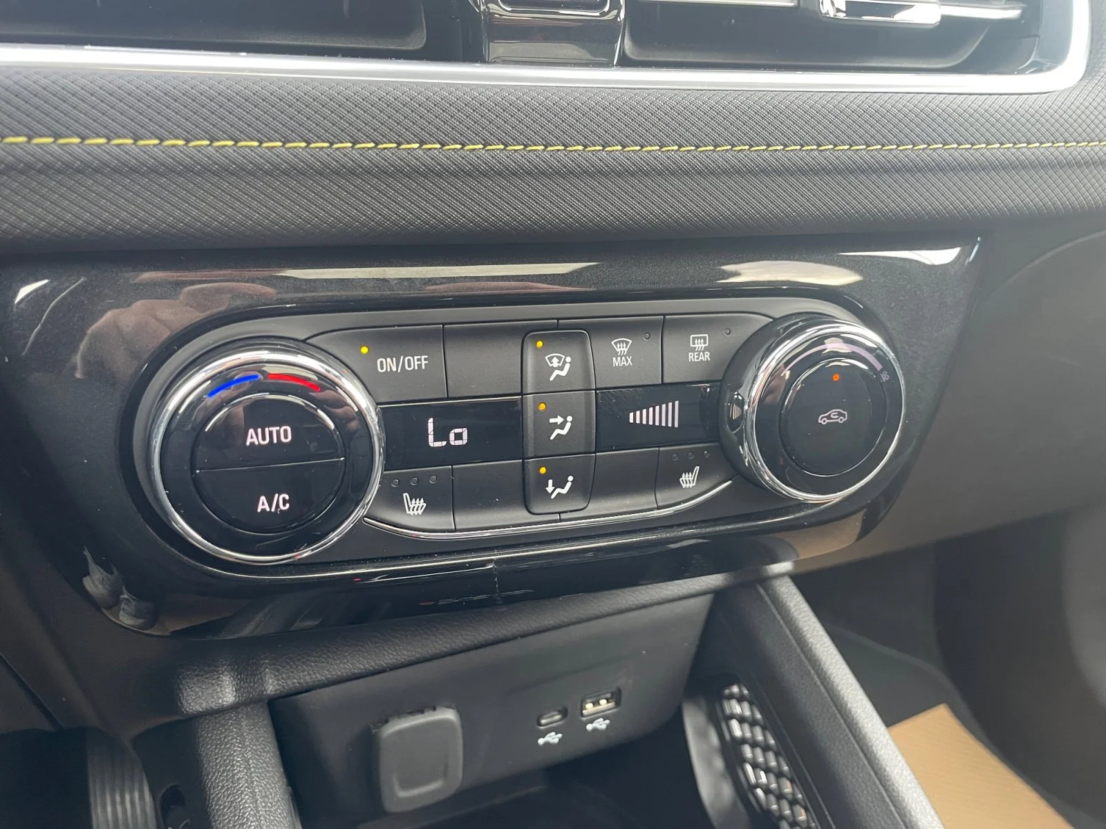 Used 2025 Black Chevrolet ACTIV AWD image 23