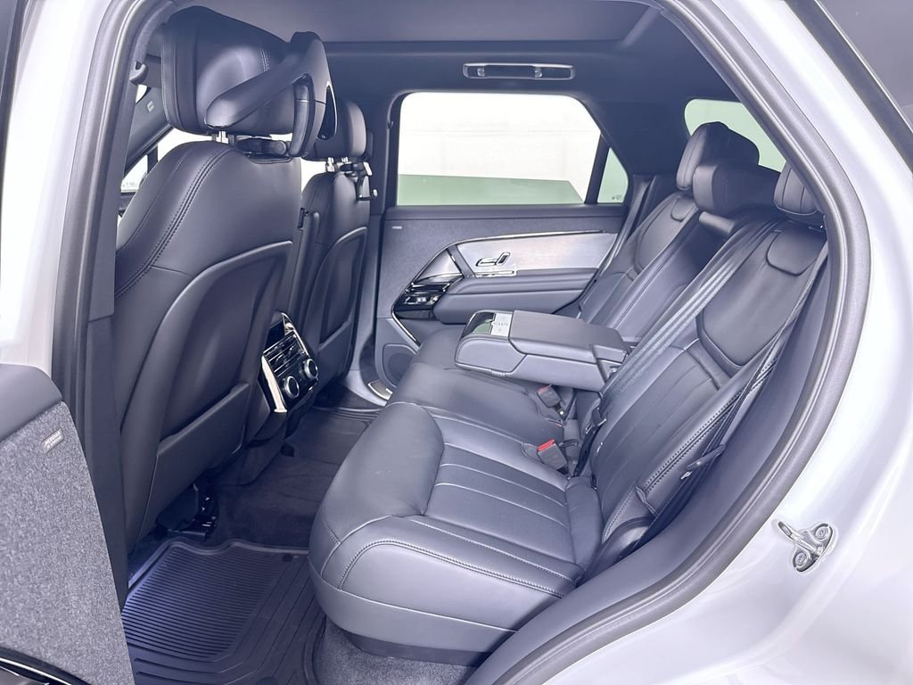 New 2026 Fuji White Land Rover SE image 20