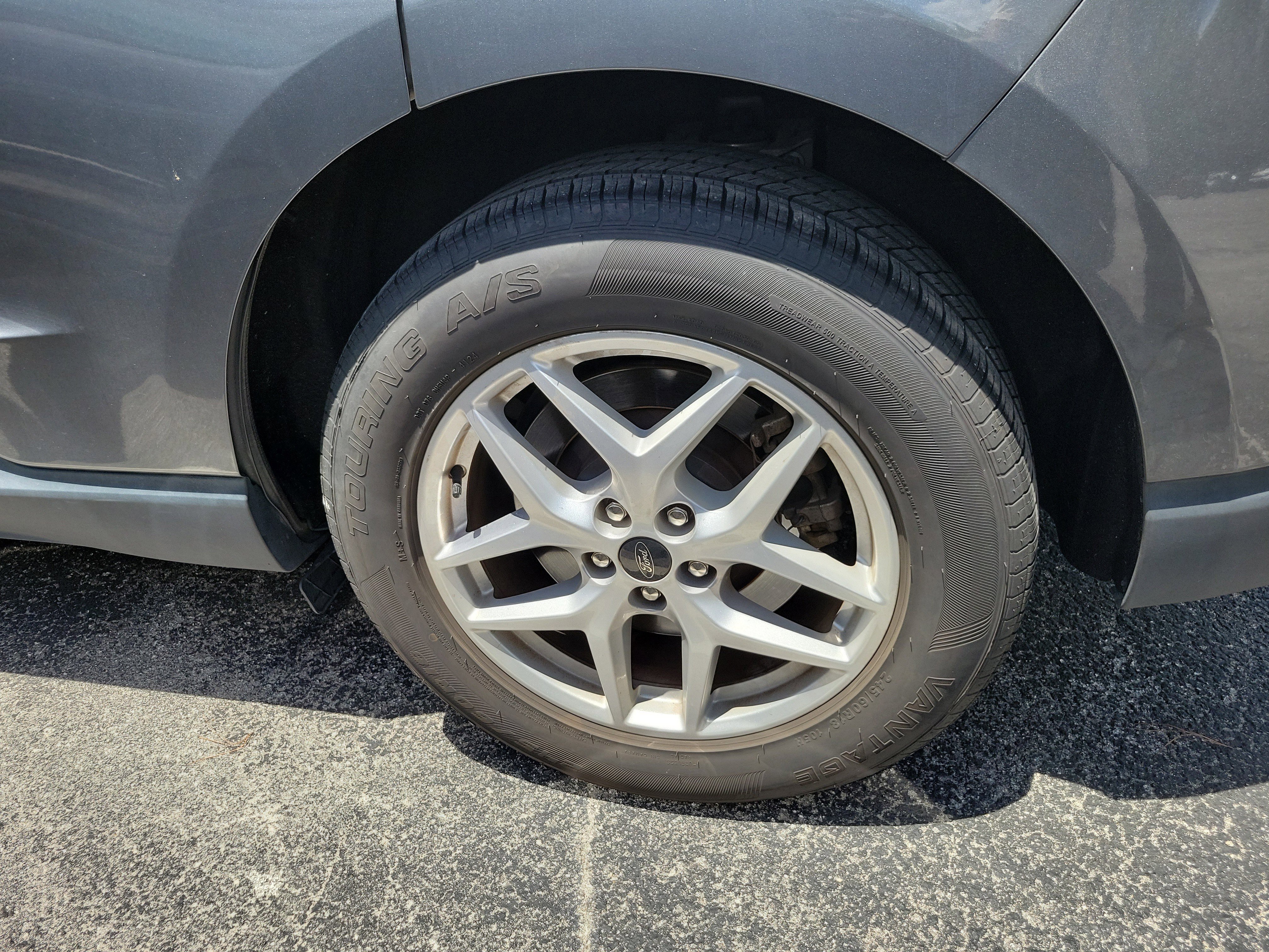 Used 2023 Gray Metallic Ford SEL image 8