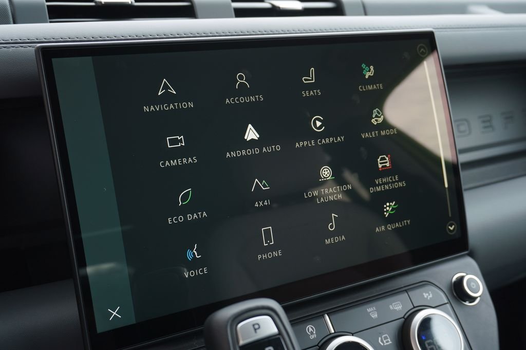 New 2026 Woolstone Green Land Rover X-Dynamic SE image 20