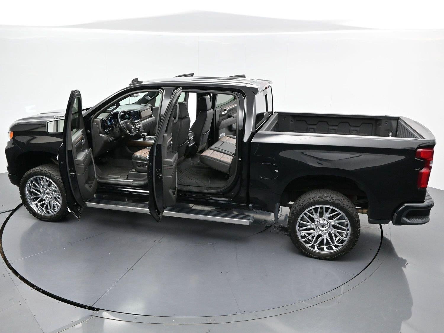 Used 2023 Black Chevrolet High Country image 35