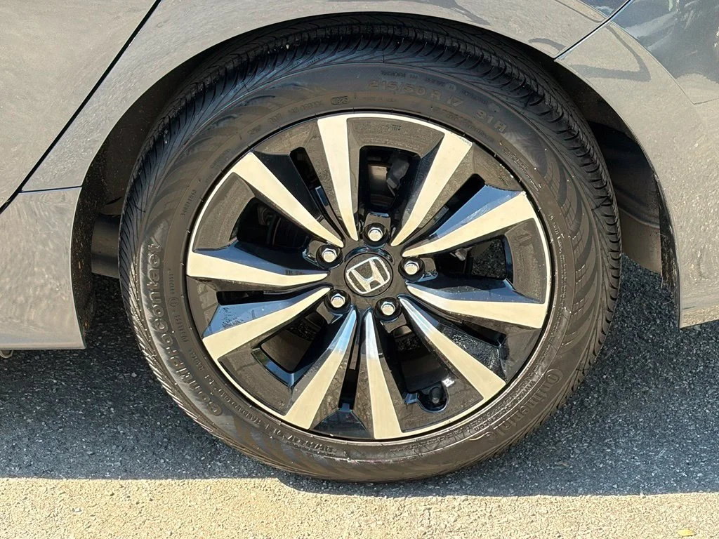 2024 Honda Civic Hatchback EX-L - Photo 6
