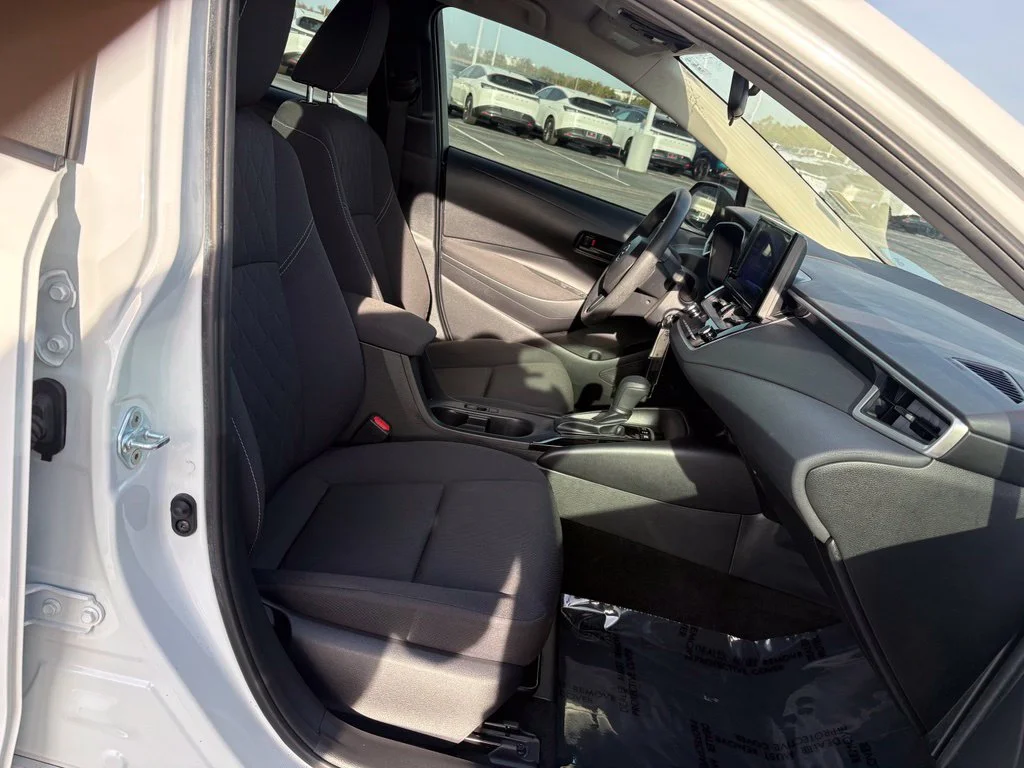 Used 2023 White Toyota LE image 19