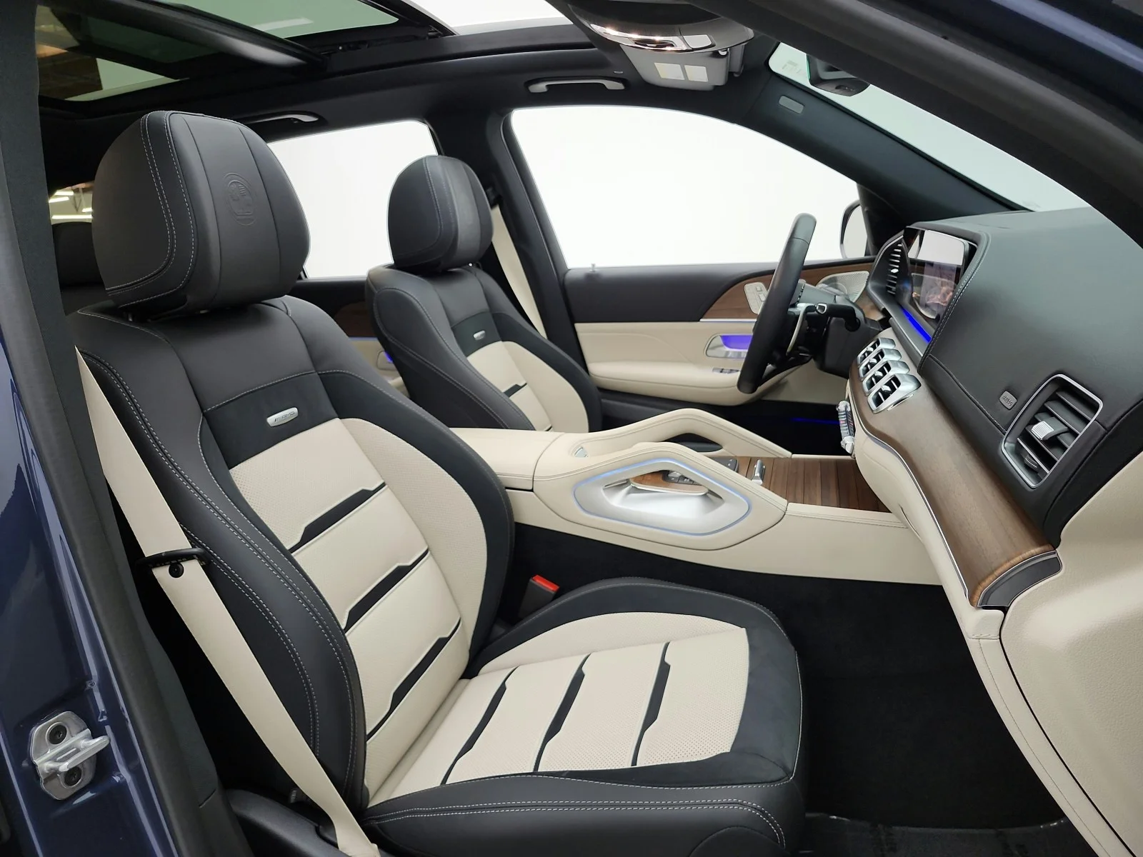 Certified Used 2026 Twilight Blue Metallic Mercedes-Benz AMG® GLE 53 4MATIC+ SUV image 20
