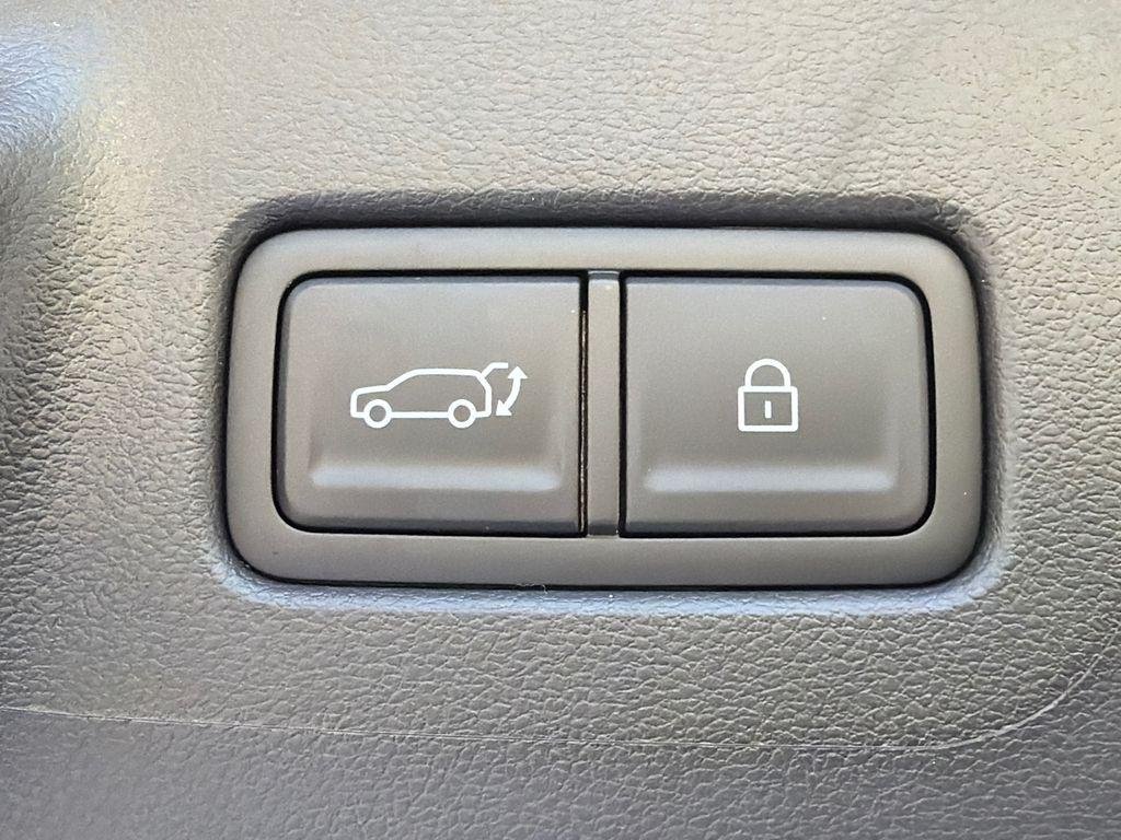 New 2026 White Hyundai SE image 19
