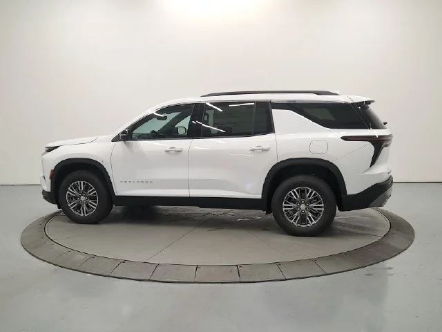 2027 Chevrolet Traverse LT - Photo 6