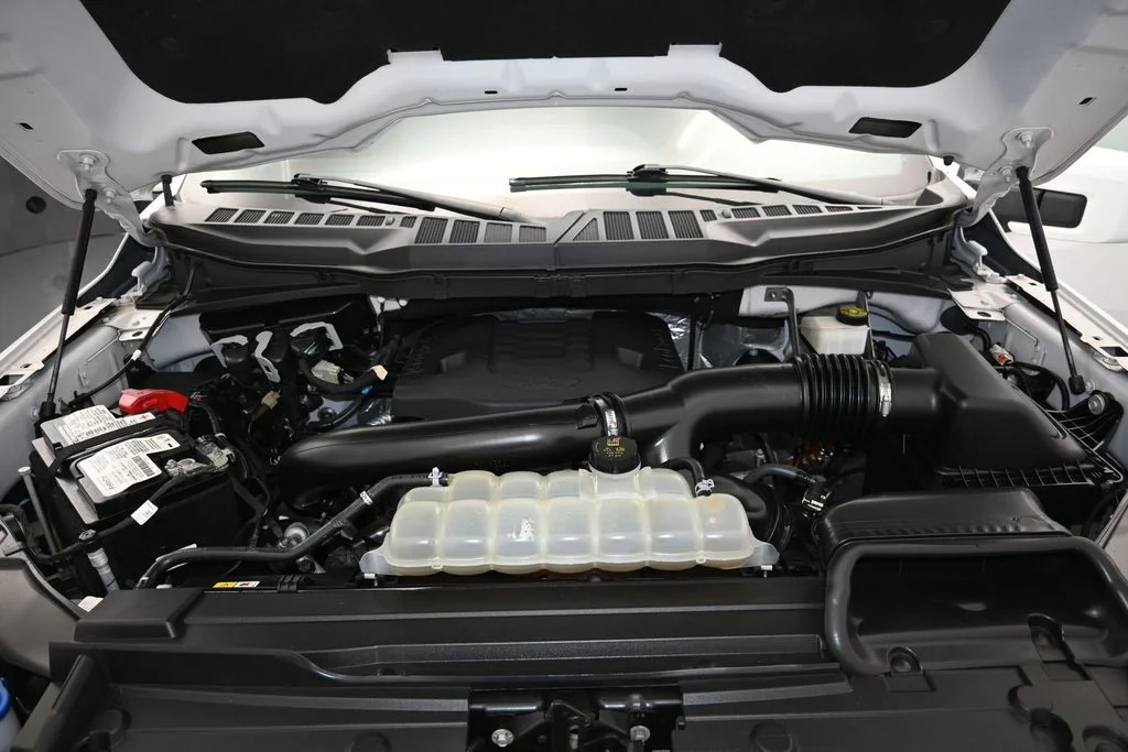 Certified Used 2023 Oxford White Ford Lariat image 13