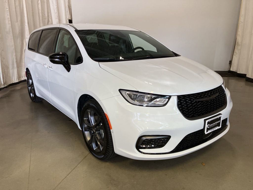 2026 Chrysler Pacifica