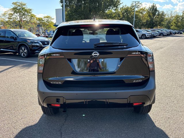 Used 2025 Black Nissan SV image 3