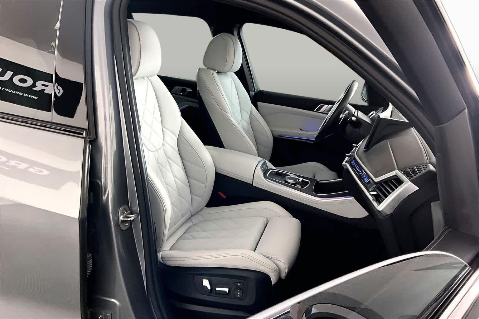 Used 2024 Skyscraper Grey Metallic BMW xDrive40i image 9