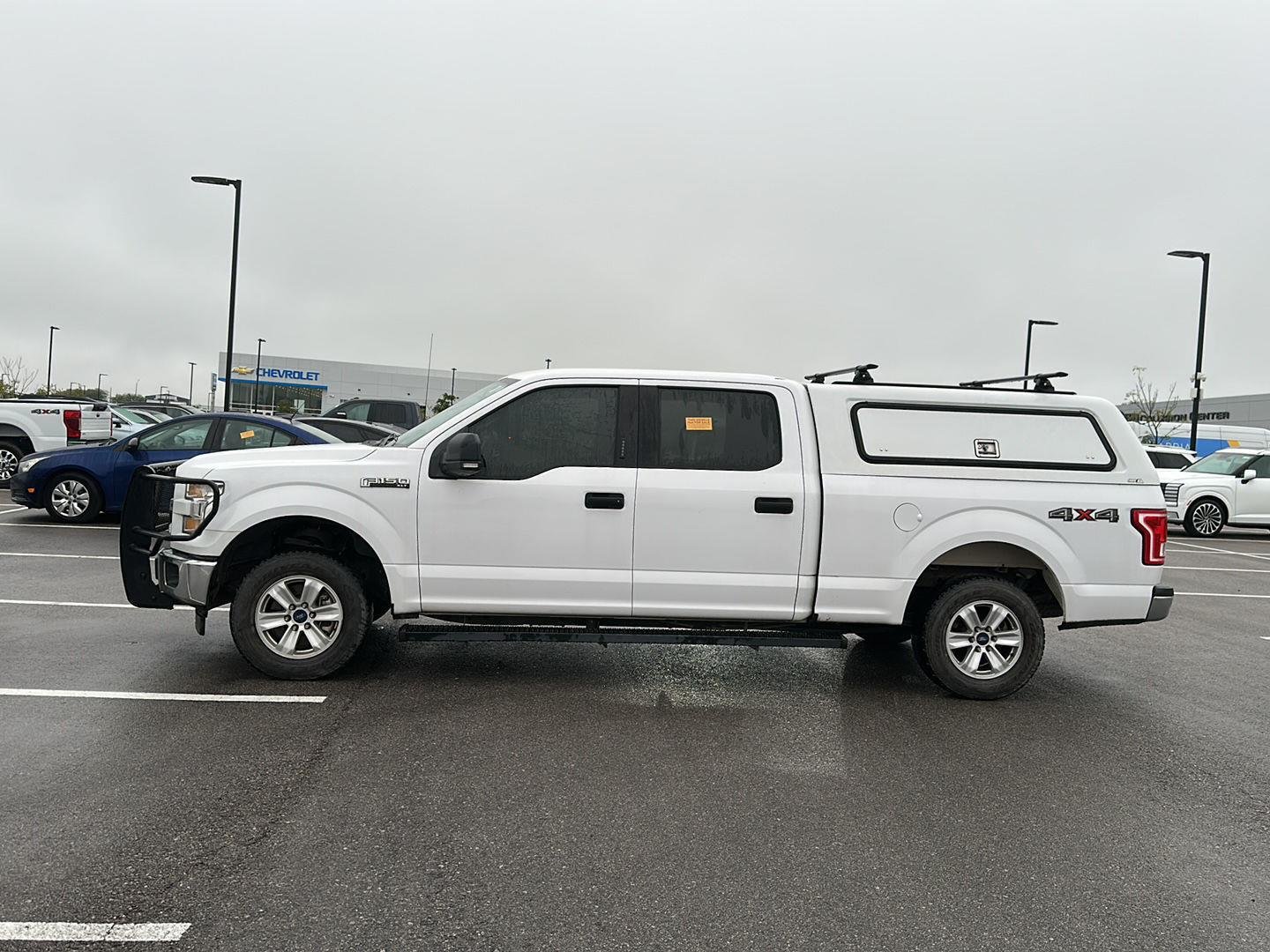 Used 2017 Oxford White Ford XLT image 3