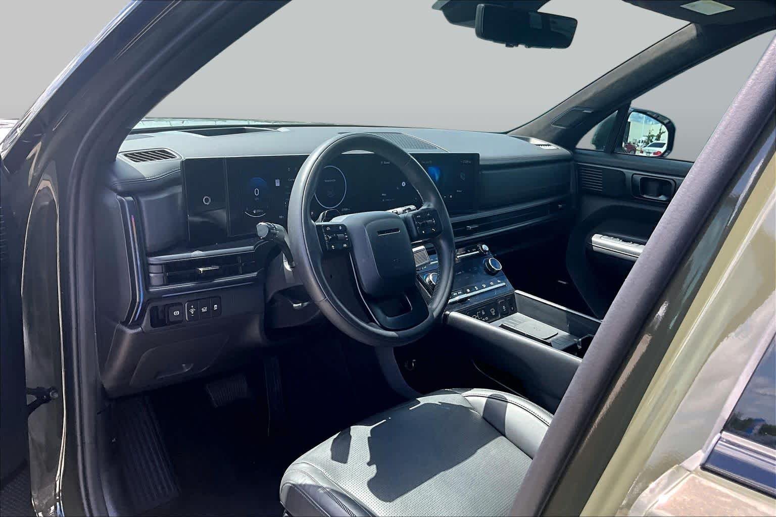 Used 2024 Rockwood Green Hyundai Calligraphy image 16