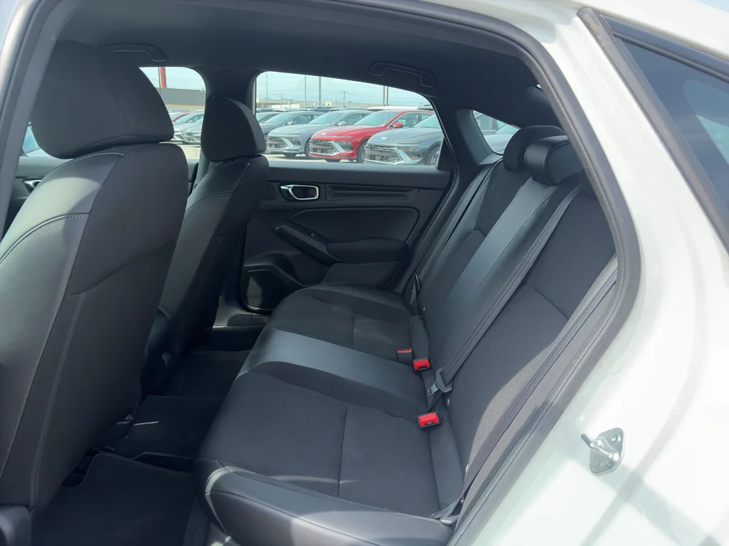 Used 2022 Platinum White Pearl Honda Sport image 11