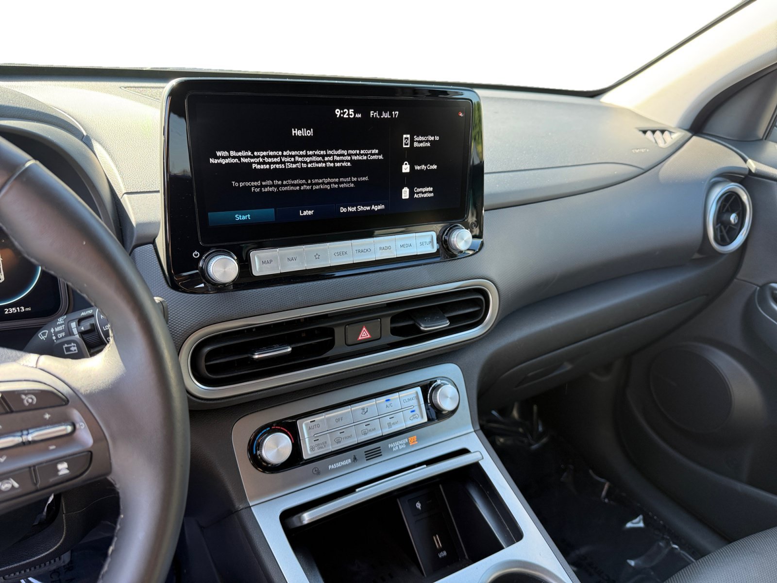 Certified Used 2023 Lunar Hyundai Limited image 12