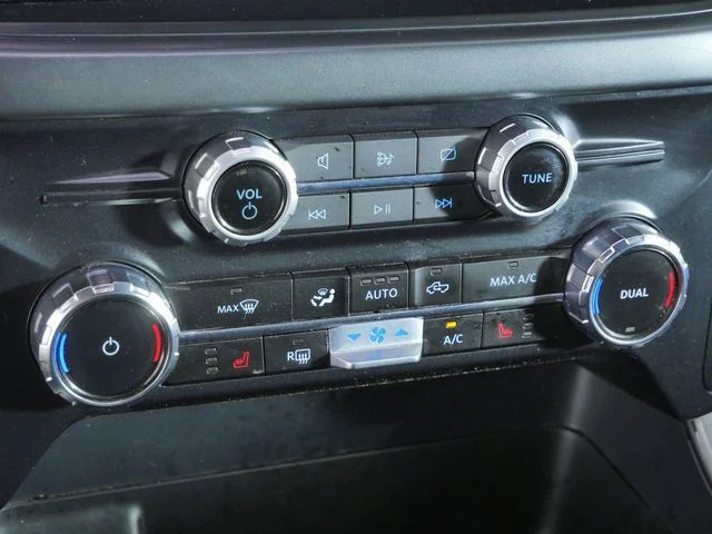 Used 2024 Silver Ford XLT image 30