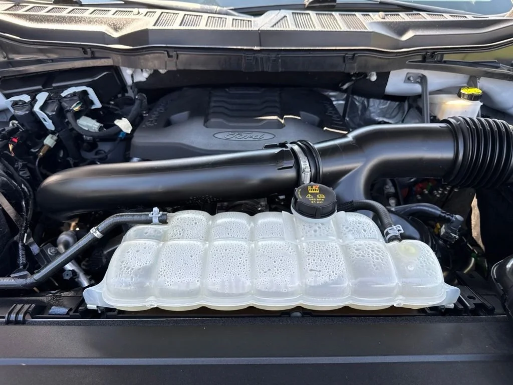 Used 2022 Oxford White Ford XLT image 28