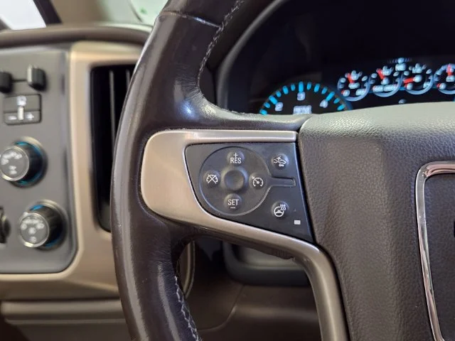 Used 2018 WHITE FROST TRICOAT GMC Denali image 25