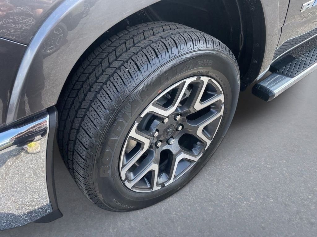New 2026 Granite Crystal Metallic Clear-Coat Exterior Paint RAM Laramie image 9