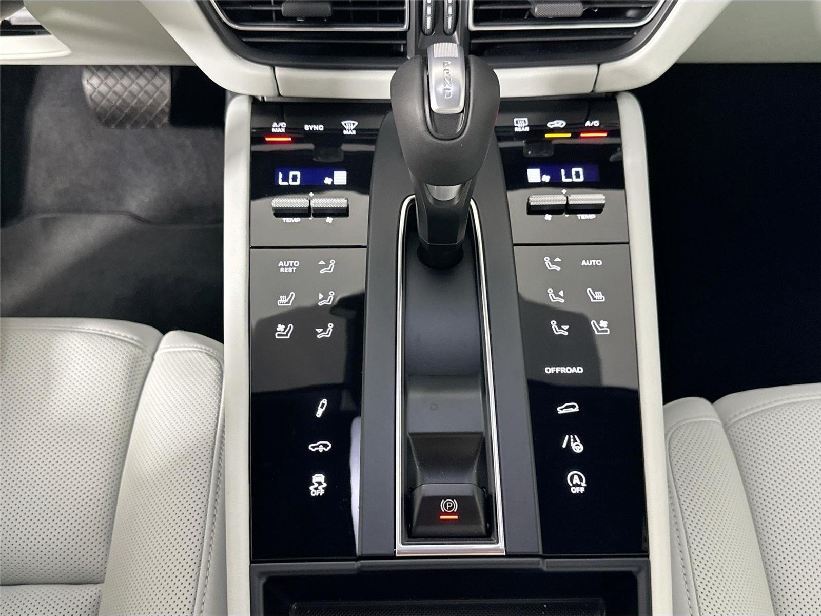 2024 Porsche Macan Base - Photo 29