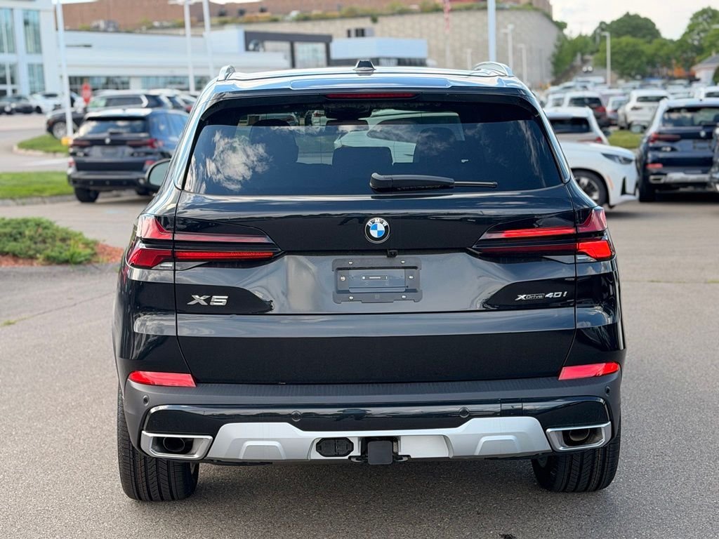 New 2026 Black Sapphire Metallic BMW xDrive40i image 4