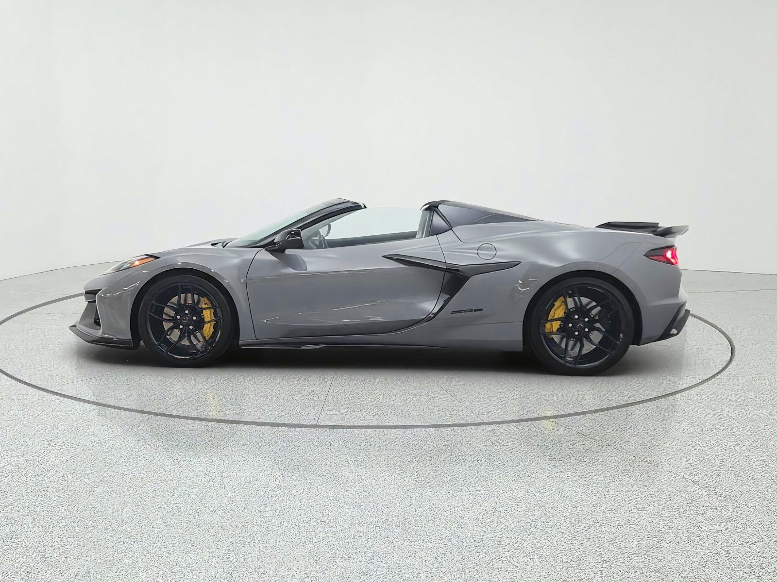 Used 2025 Sea Wolf Gray Tricoat Chevrolet 2dr Z06 Conv w/3LZ image 8
