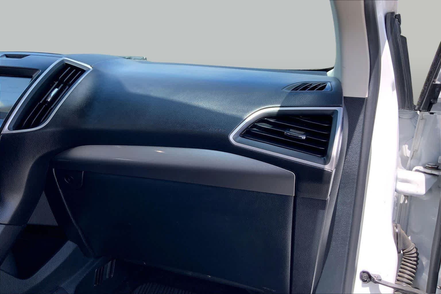 Used 2020 Star White Metallic Tri-Coat Ford SEL image 18