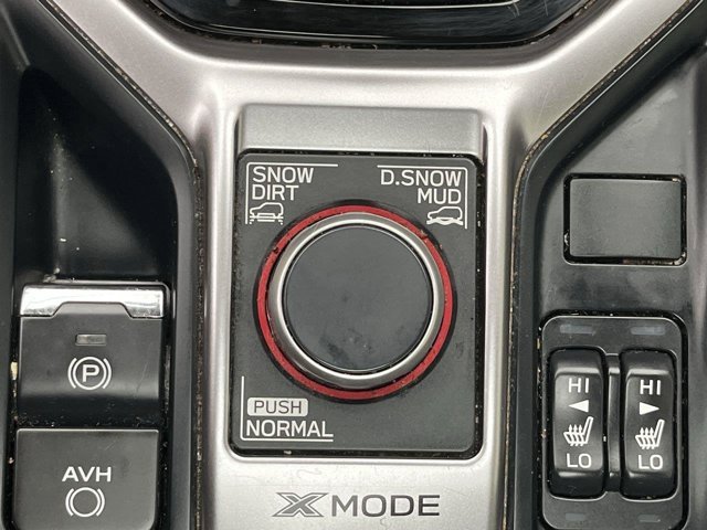 Used 2020 Crystal White Pearl Subaru Limited image 20