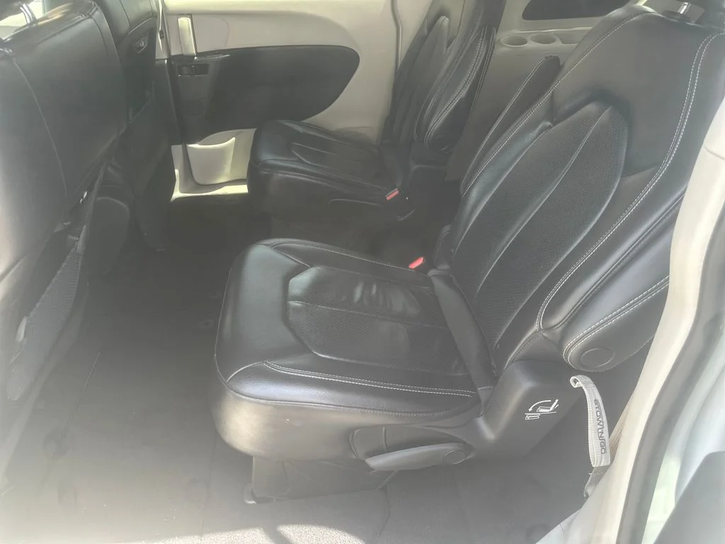 Used 2022 White Chrysler Touring L image 16