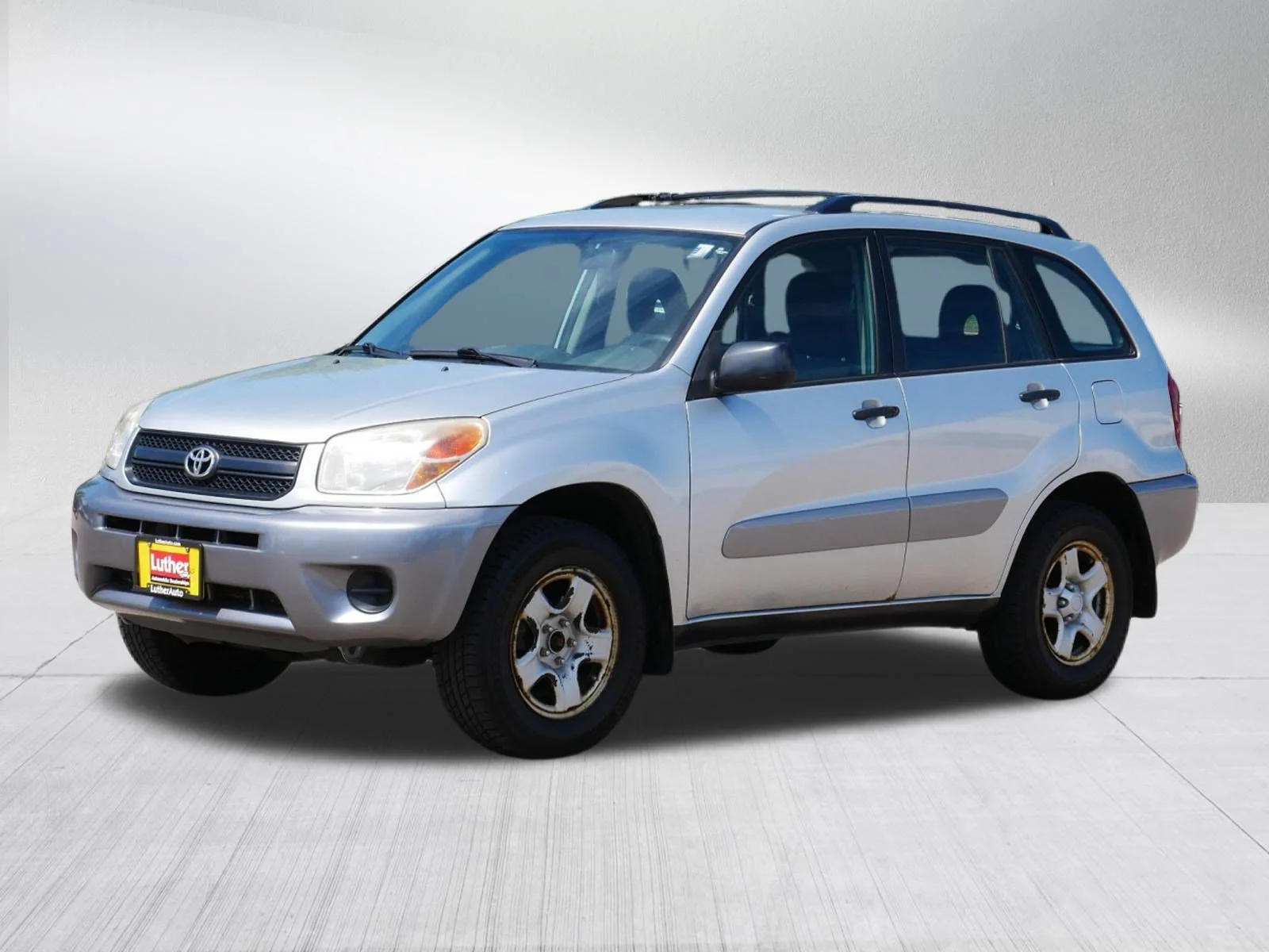 Used 2004 Titanium Metallic Toyota  image 3