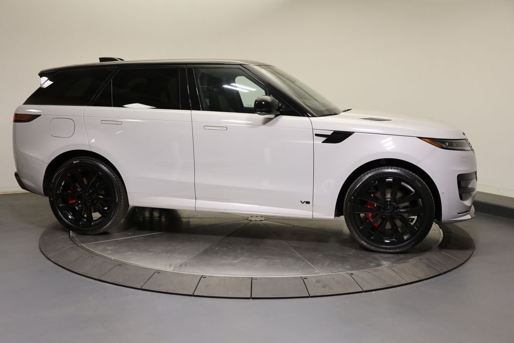New 2026 Borasco Grey Land Rover Dynamic SE image 6