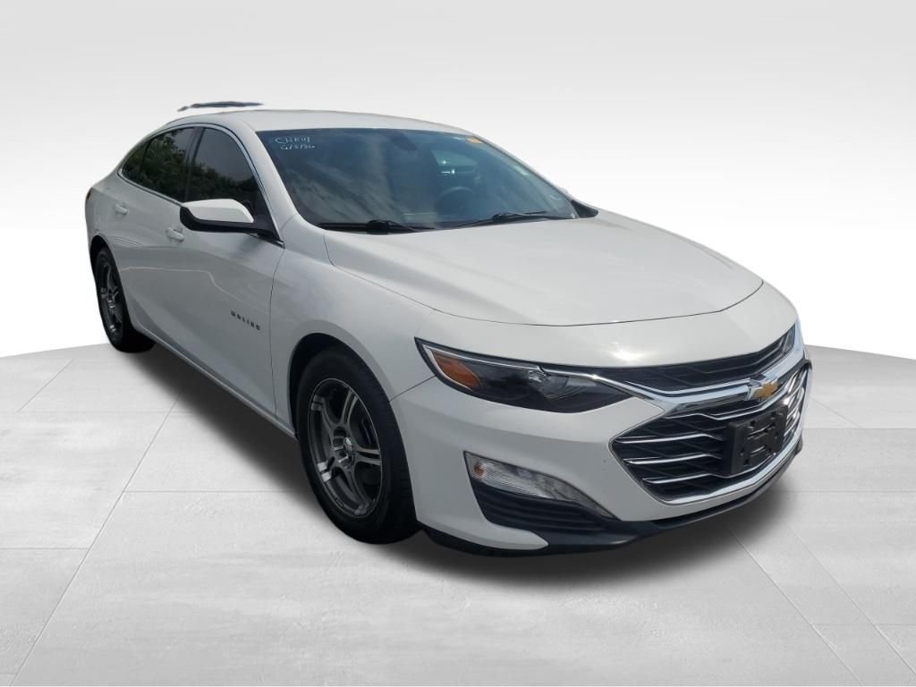 Used 2019 White Chevrolet LT image 9