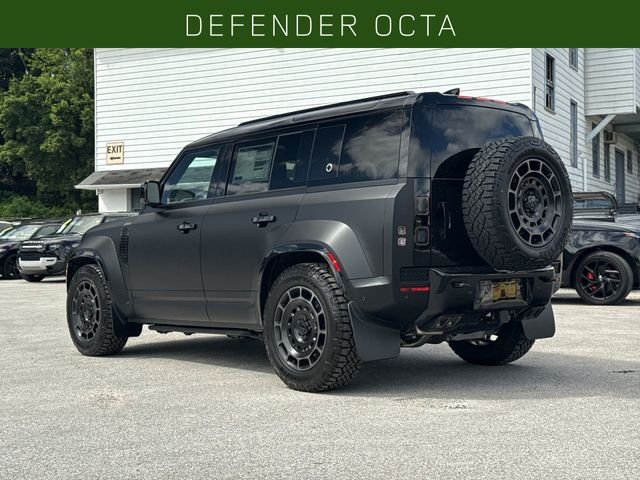 New 2026 Narvik Black Land Rover OCTA image 3
