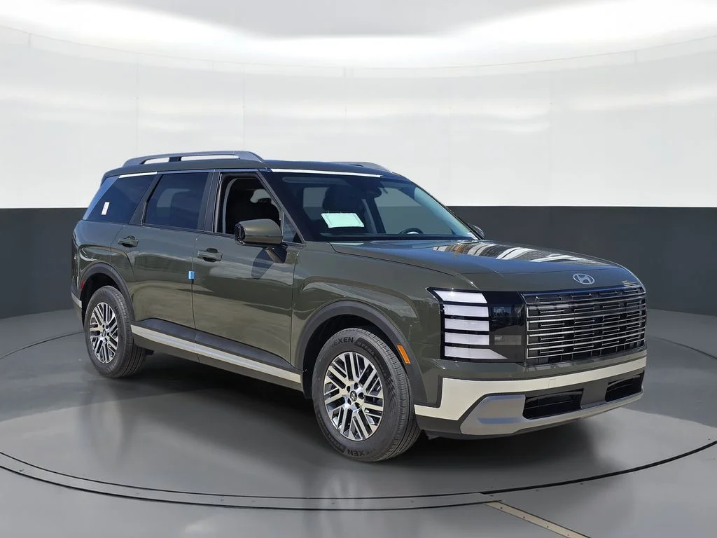 New 2026 Green Hyundai SEL Premium image 2