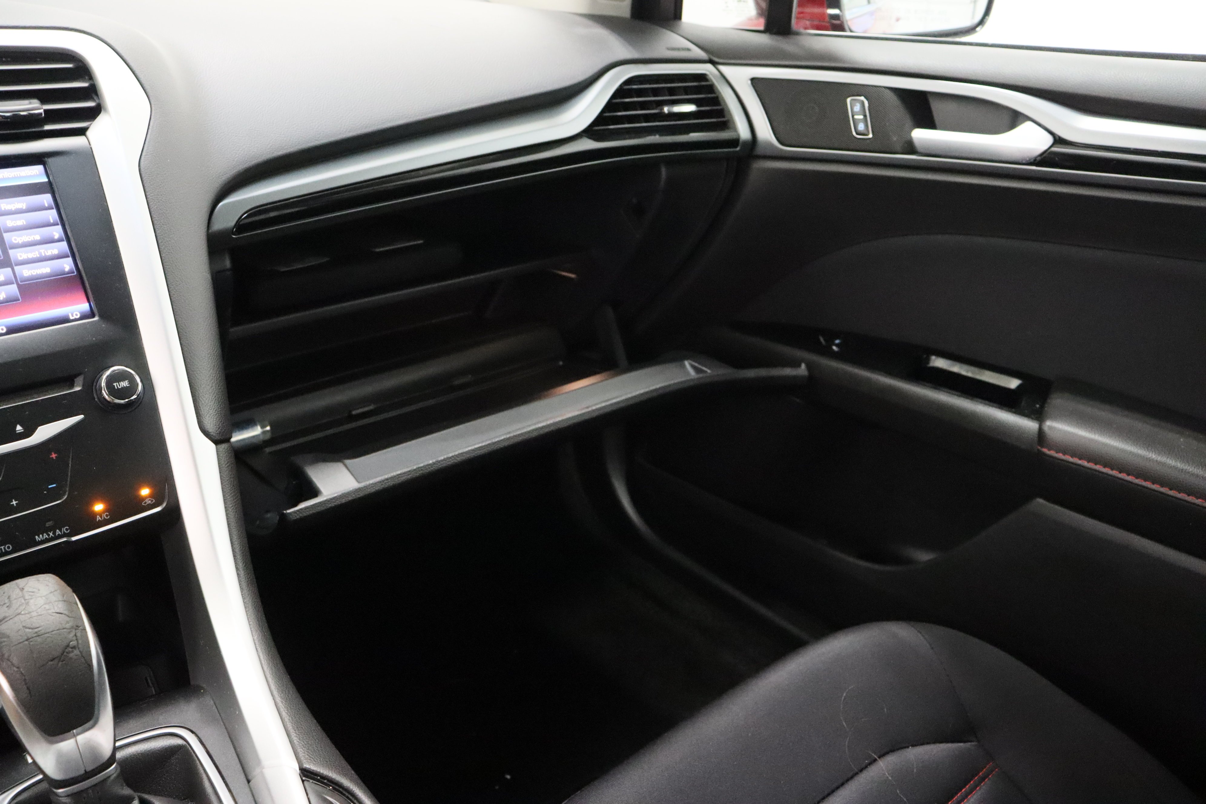 Used 2014 Ruby Red Metallic Tinted Clearcoat Ford SE 1.5T image 22