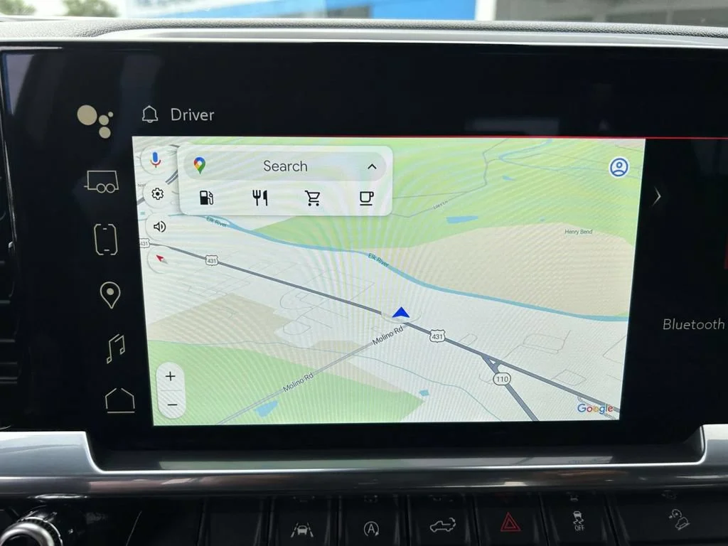 Used 2024 Summit White GMC Elevation image 18